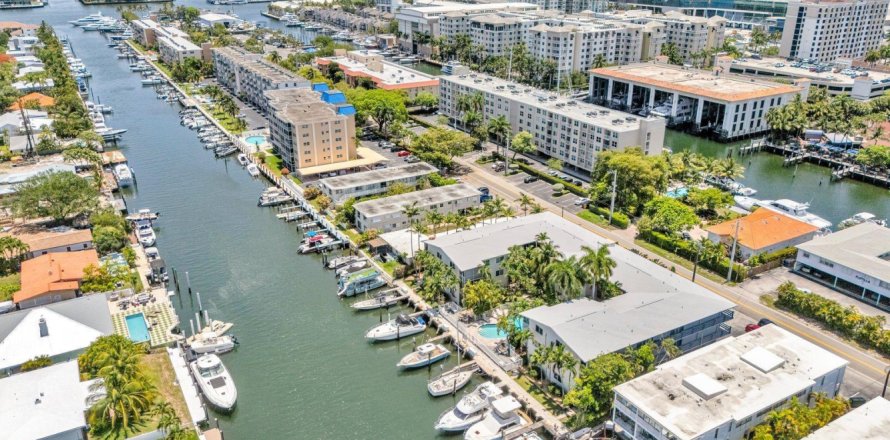 Condominio en Fort Lauderdale, Florida, 2 dormitorios № 2190176