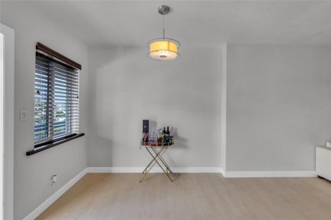 Condominio en venta en Fort Lauderdale, Florida, 2 dormitorios, 90.77 m2 № 2190176 - foto 13