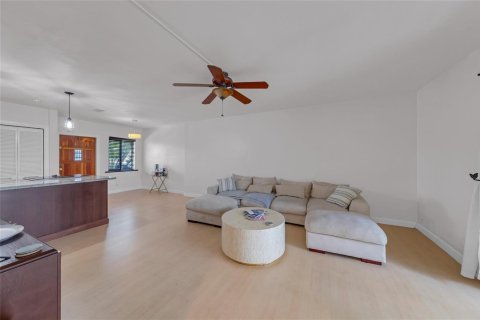 Condominio en venta en Fort Lauderdale, Florida, 2 dormitorios, 90.77 m2 № 2190176 - foto 16
