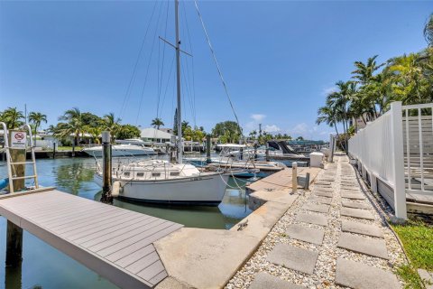 Condominio en venta en Fort Lauderdale, Florida, 2 dormitorios, 90.77 m2 № 2190176 - foto 27