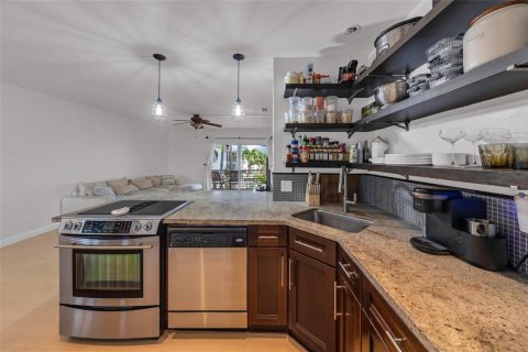Condominio en venta en Fort Lauderdale, Florida, 2 dormitorios, 90.77 m2 № 2190176 - foto 10