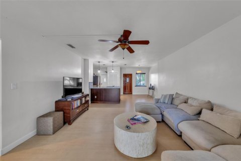 Condominio en venta en Fort Lauderdale, Florida, 2 dormitorios, 90.77 m2 № 2190176 - foto 17