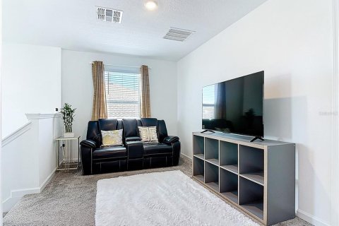 House in Haines City, Florida 4 bedrooms, 190.26 sq.m. № 2197333 - photo 6