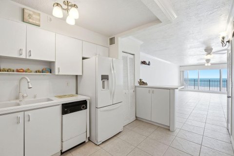 Condo in Hollywood, Florida, 1 bedroom № 2087959 - photo 8