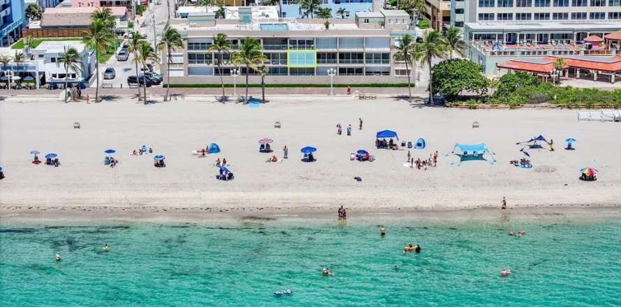 Condo in Hollywood, Florida, 1 bedroom № 2087959