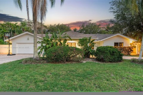 Villa ou maison à vendre à South Miami, Floride: 4 chambres, 257.99 m2 № 1931406 - photo 1