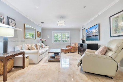 Villa ou maison à vendre à South Miami, Floride: 4 chambres, 257.99 m2 № 1931406 - photo 13