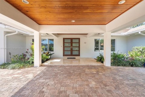 Villa ou maison à vendre à South Miami, Floride: 4 chambres, 257.99 m2 № 1931406 - photo 4