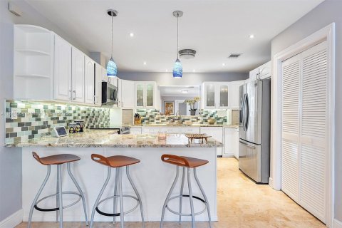 Villa ou maison à vendre à South Miami, Floride: 4 chambres, 257.99 m2 № 1931406 - photo 16