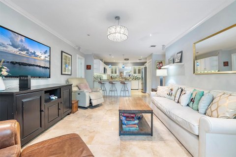 Villa ou maison à vendre à South Miami, Floride: 4 chambres, 257.99 m2 № 1931406 - photo 15