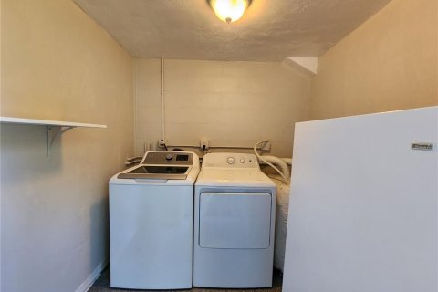 Condominio en alquiler en Gainesville, Florida, 3 dormitorios, 128.58 m2 № 2151262 - foto 10