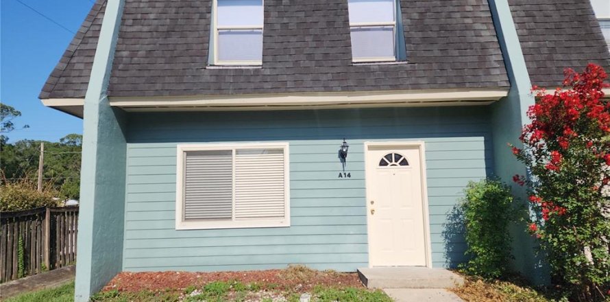 Condominio en Gainesville, Florida, 3 dormitorios  № 2151262