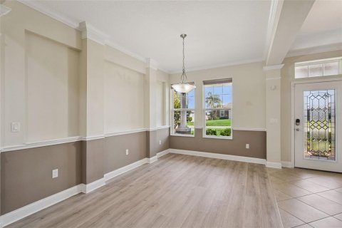 House in Clermont, Florida 4 bedrooms, 274.99 sq.m. № 2302487 - photo 6