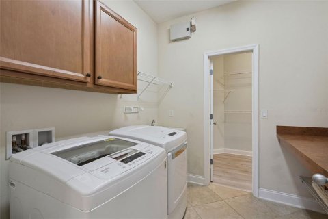 House in Clermont, Florida 4 bedrooms, 274.99 sq.m. № 2302487 - photo 28