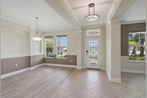 House in Clermont, Florida 4 bedrooms, 274.99 sq.m. № 2302487 - photo 5
