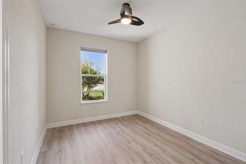 House in Clermont, Florida 4 bedrooms, 274.99 sq.m. № 2302487 - photo 19