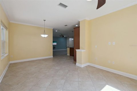 House in Clermont, Florida 4 bedrooms, 274.99 sq.m. № 2302487 - photo 13