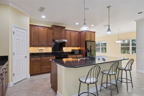 House in Clermont, Florida 4 bedrooms, 274.99 sq.m. № 2302487 - photo 12