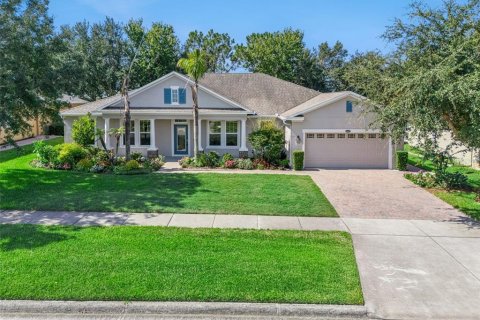 House in Clermont, Florida 4 bedrooms, 274.99 sq.m. № 2302487 - photo 3