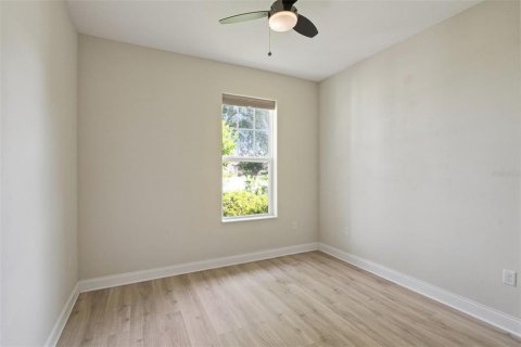 House in Clermont, Florida 4 bedrooms, 274.99 sq.m. № 2302487 - photo 20