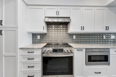 Condo in Punta Gorda, Florida, 3 bedrooms  № 2166304 - photo 16