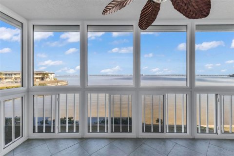 Condo in Punta Gorda, Florida, 3 bedrooms  № 2166304 - photo 2
