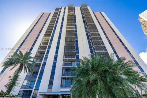Condominio en venta en Aventura, Florida, 1 dormitorio, 84.82 m2 № 1865421 - foto 22