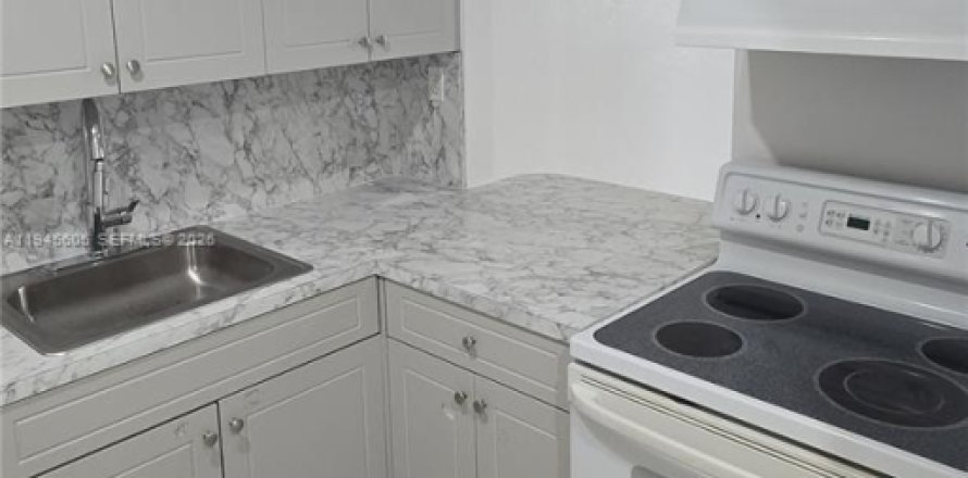 Apartamento en Cutler Bay, Florida 3 dormitorios, 20773 m2 № 2002014