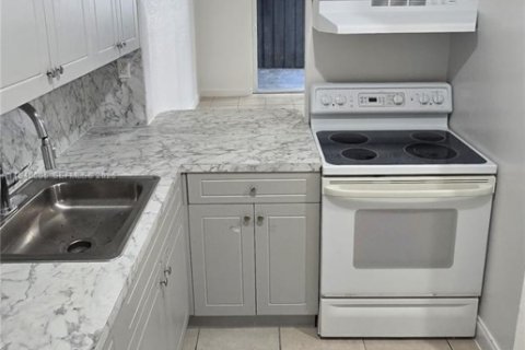 Apartamento en alquiler en Cutler Bay, Florida, 3 dormitorios, 20773.04 m2 № 2002014 - foto 5