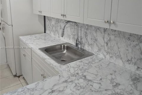 Apartamento en alquiler en Cutler Bay, Florida, 3 dormitorios, 20773.04 m2 № 2002014 - foto 3