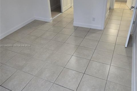 Apartamento en alquiler en Cutler Bay, Florida, 3 dormitorios, 20773.04 m2 № 2002014 - foto 17