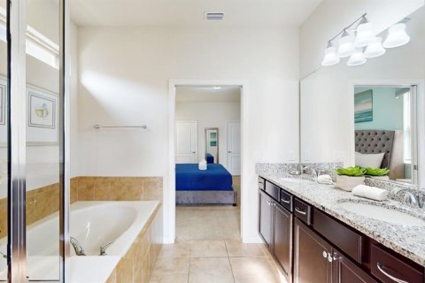 Villa ou maison à vendre à Kissimmee, Floride: 8 chambres, 375.42 m2 № 1242643 - photo 15