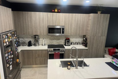 Touwnhouse à vendre à Doral, Floride: 4 chambres, 176.05 m2 № 2184253 - photo 7
