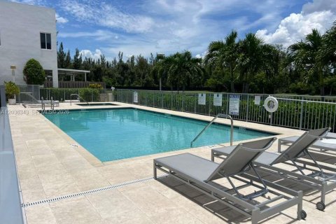 Touwnhouse à vendre à Doral, Floride: 4 chambres, 176.05 m2 № 2184253 - photo 26