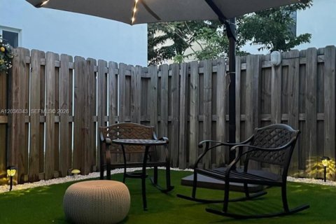 Touwnhouse à vendre à Doral, Floride: 4 chambres, 176.05 m2 № 2184253 - photo 14