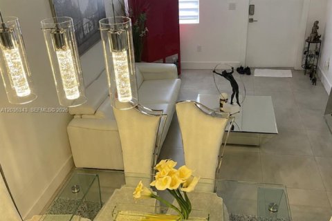 Touwnhouse à vendre à Doral, Floride: 4 chambres, 176.05 m2 № 2184253 - photo 3