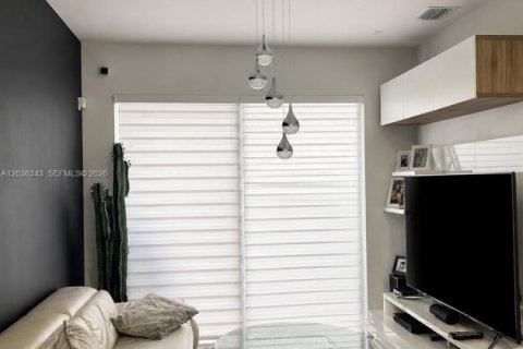 Touwnhouse à vendre à Doral, Floride: 4 chambres, 176.05 m2 № 2184253 - photo 10