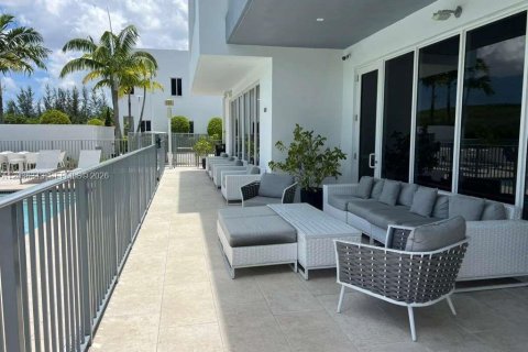 Touwnhouse à vendre à Doral, Floride: 4 chambres, 176.05 m2 № 2184253 - photo 27