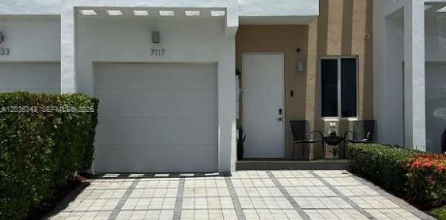Touwnhouse à Doral, Floride 4 chambres, 176.05 m2 № 2184253