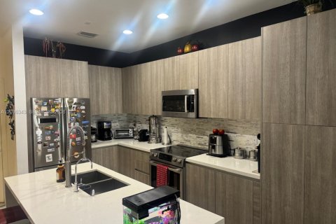 Touwnhouse à vendre à Doral, Floride: 4 chambres, 176.05 m2 № 2184253 - photo 6
