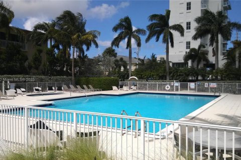 Copropriété à louer à North Bay Village, Floride: 2 chambres, 100.89 m2 № 1921276 - photo 19
