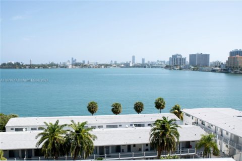 Copropriété à louer à North Bay Village, Floride: 2 chambres, 100.89 m2 № 1921276 - photo 8