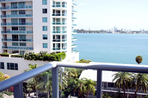 Copropriété à louer à North Bay Village, Floride: 2 chambres, 100.89 m2 № 1921276 - photo 9