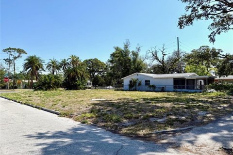 Terreno en venta en Saint Petersburg, Florida № 1717197 - foto 3