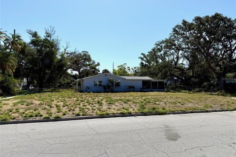 Terreno en venta en Saint Petersburg, Florida № 1717197 - foto 2