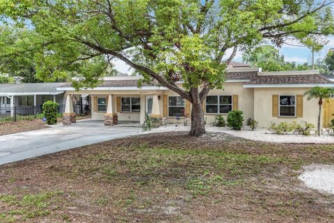 Villa ou maison à vendre à Tampa, Floride: 4 chambres, 237.83 m2 № 1776899 - photo 6