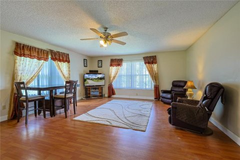 House in Ocala, Florida 3 bedrooms, 114.08 sq.m. № 1914260 - photo 5