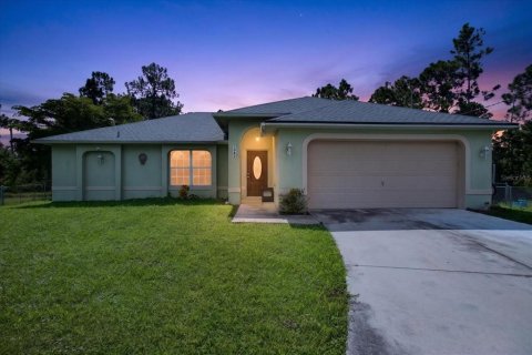 Casa en Lehigh Acres, Florida 3 dormitorios, 137.03 m2 № 2363275
