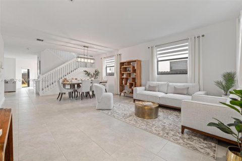 Купить виллу или дом в Майами, Флорида 5 спален, 302.12м2, № 1952372 - фото 6