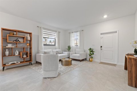 Купить виллу или дом в Майами, Флорида 5 спален, 302.12м2, № 1952372 - фото 8